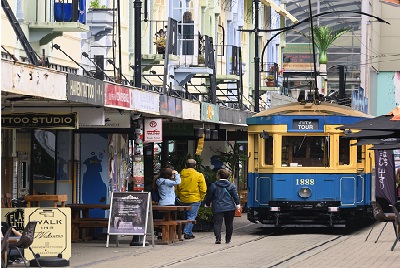 18 Tage Bed & Breakfast Tour Neuseeland 2023 - 2024-16651_christchurch_tram.jpg