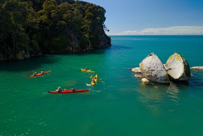 21 Tage Hobbiton - Eine Reise durch Mittelerde-16716_kaiteriteri_kayak_split_apple_rock.jpg