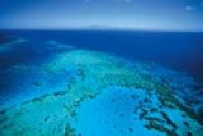Great Barrier aus der Luft-Aerial_Great_Barrier_Reef.jpg