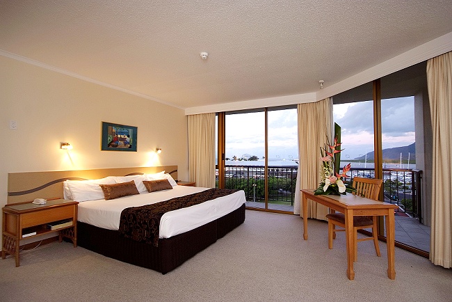 Deluxe Room-cairns/PacificInternationalHotel10.jpg