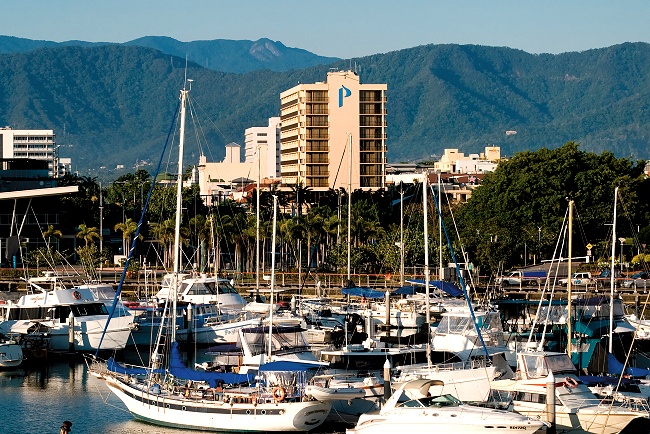 Hotel Exterior-cairns/PacificInternationalHotel2.jpg
