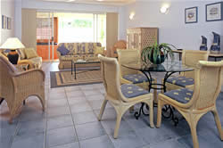 Two Bedroom Apartment -cairns/alassioonthebeach3.jpg