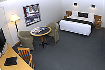 Deluxe -darwin/DarwinCentralHotel3.jpg