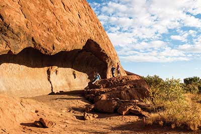 -uluru_kangaroo_dreaming_safari_2.jpg